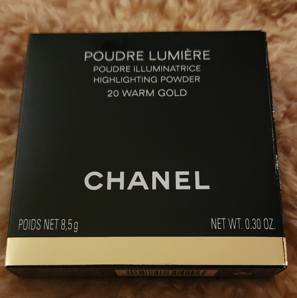 CHANEL Poudre Lumière in Warm Gold
